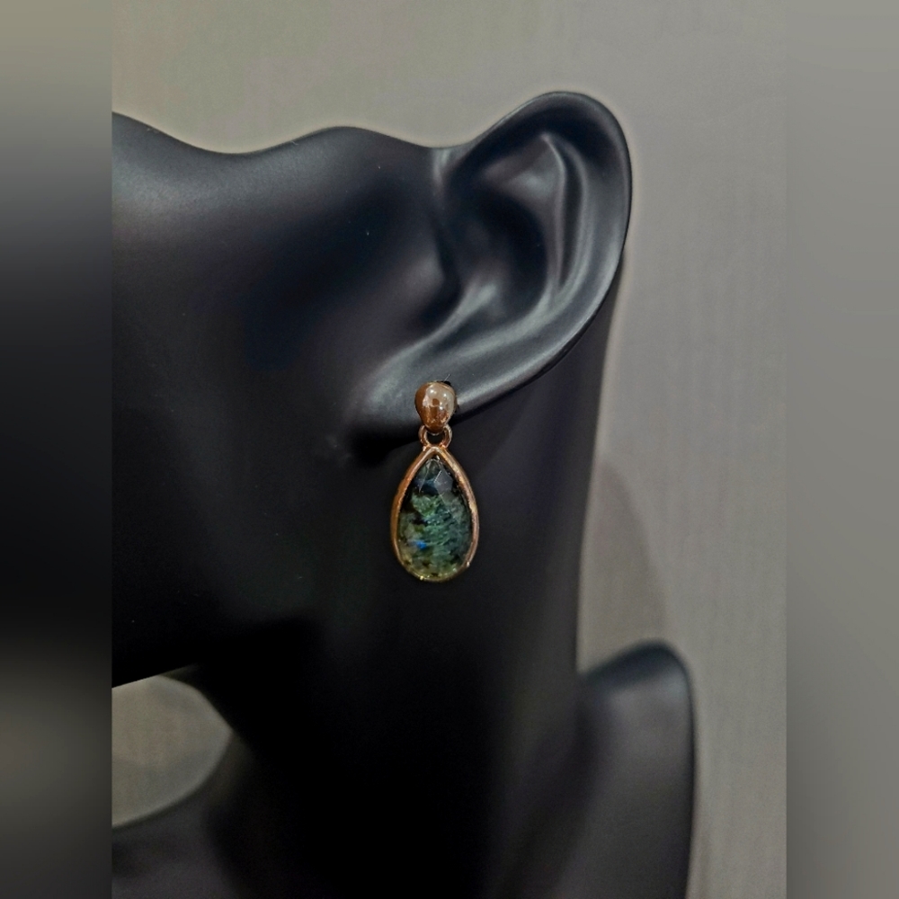Napier oil spill colored gem with gold accents. Perfect gift for anyone!